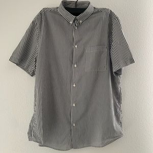 MEN’S H&M STRIPED BUTTON UP.
